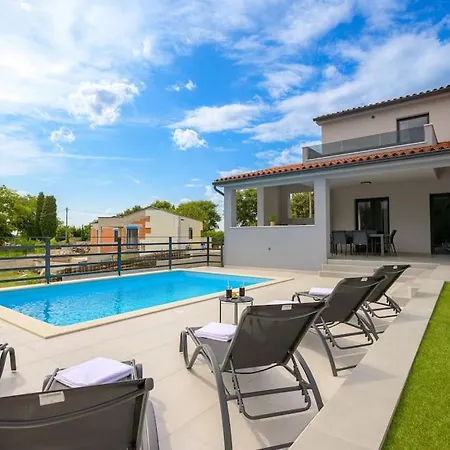 Kama By Istrialux Villa